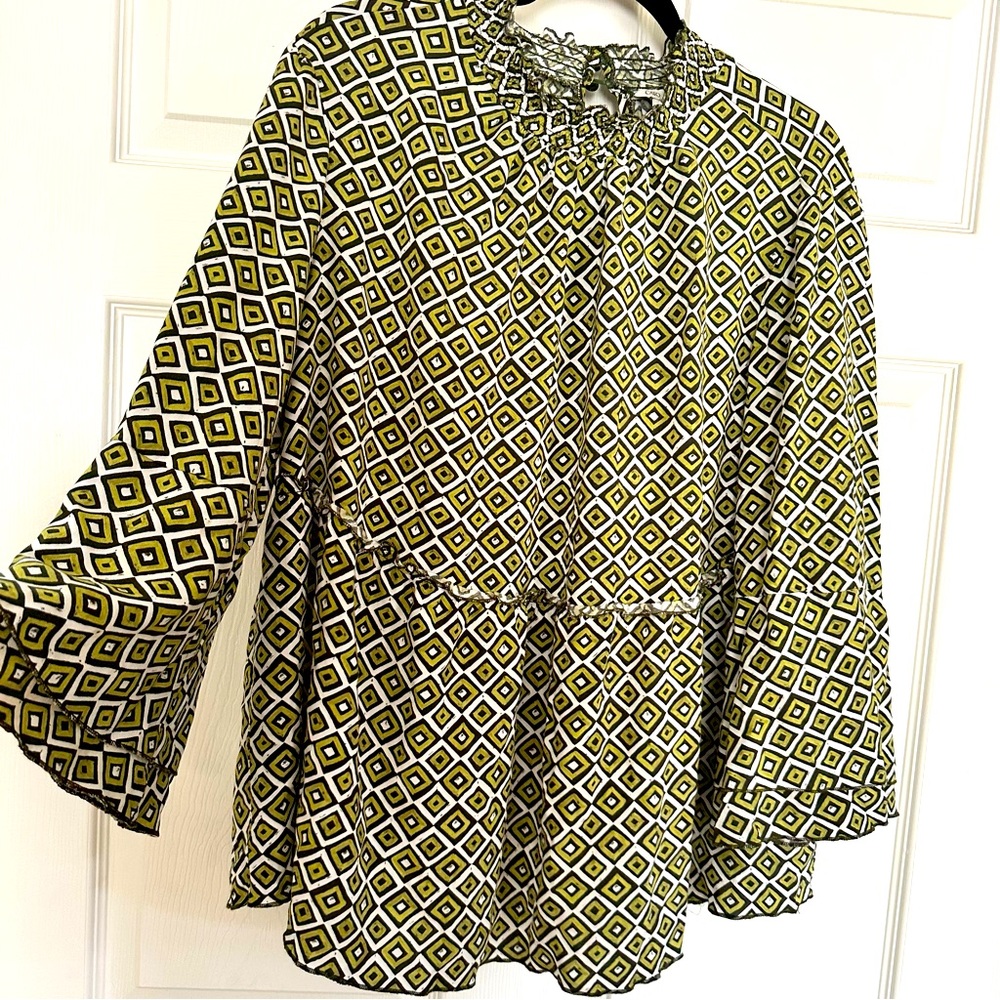 Super cute top in sage & hunter green, abstract design, layered 3/4 bell sleeves